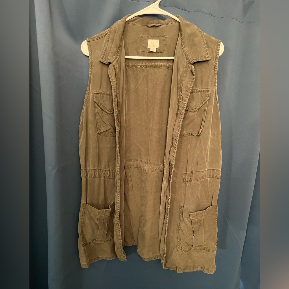 Green military vest